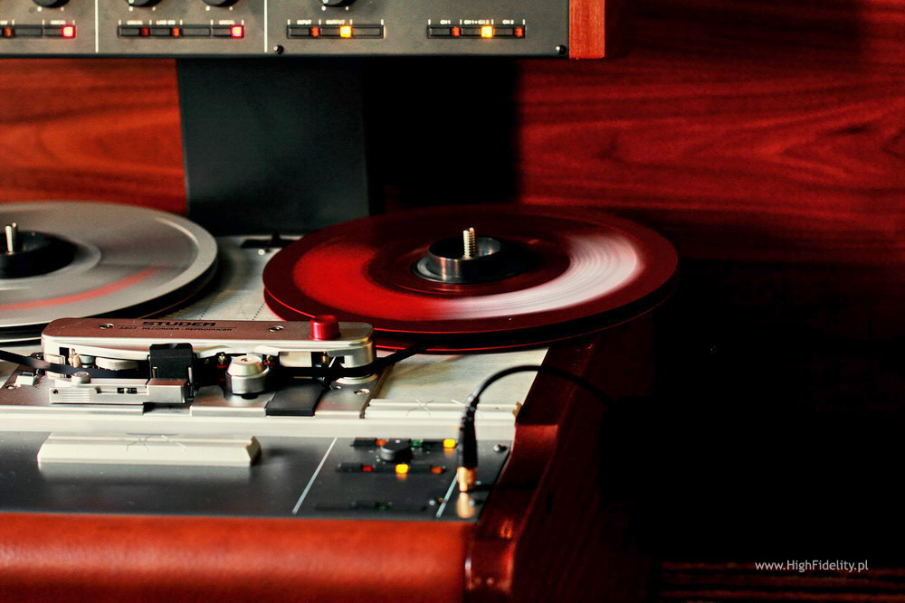 Enjoy the Musiccom - Revox PR99 Reel-To-Reel Tape Recorder