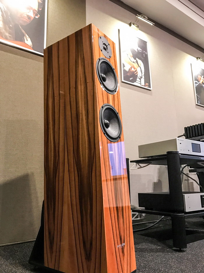 Pylon Audio Emerald w Q21 – PROGRAM