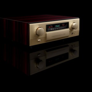 Accuphase C-2900 High Fidelity News (2)